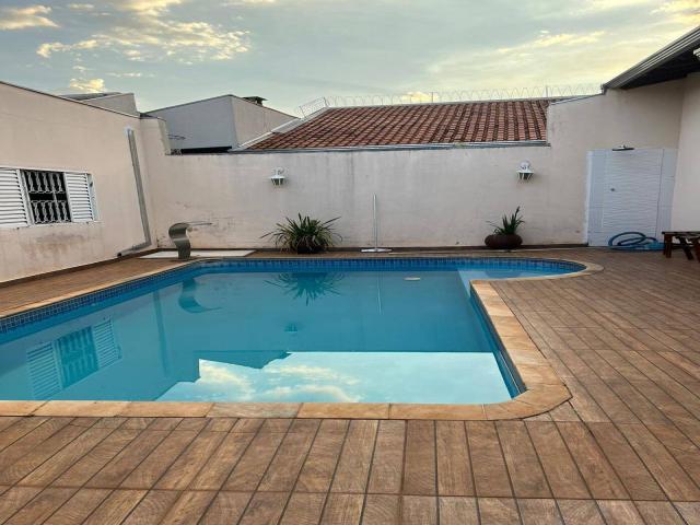 #157 - Casa para Venda em Bauru - SP